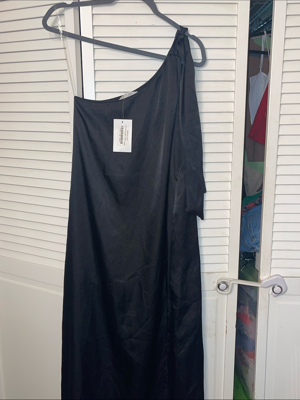 MOD on Trend Elegant Black One Shoulder Maxi Dress